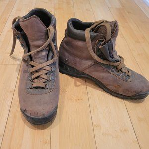 Raichle Size 8 boots